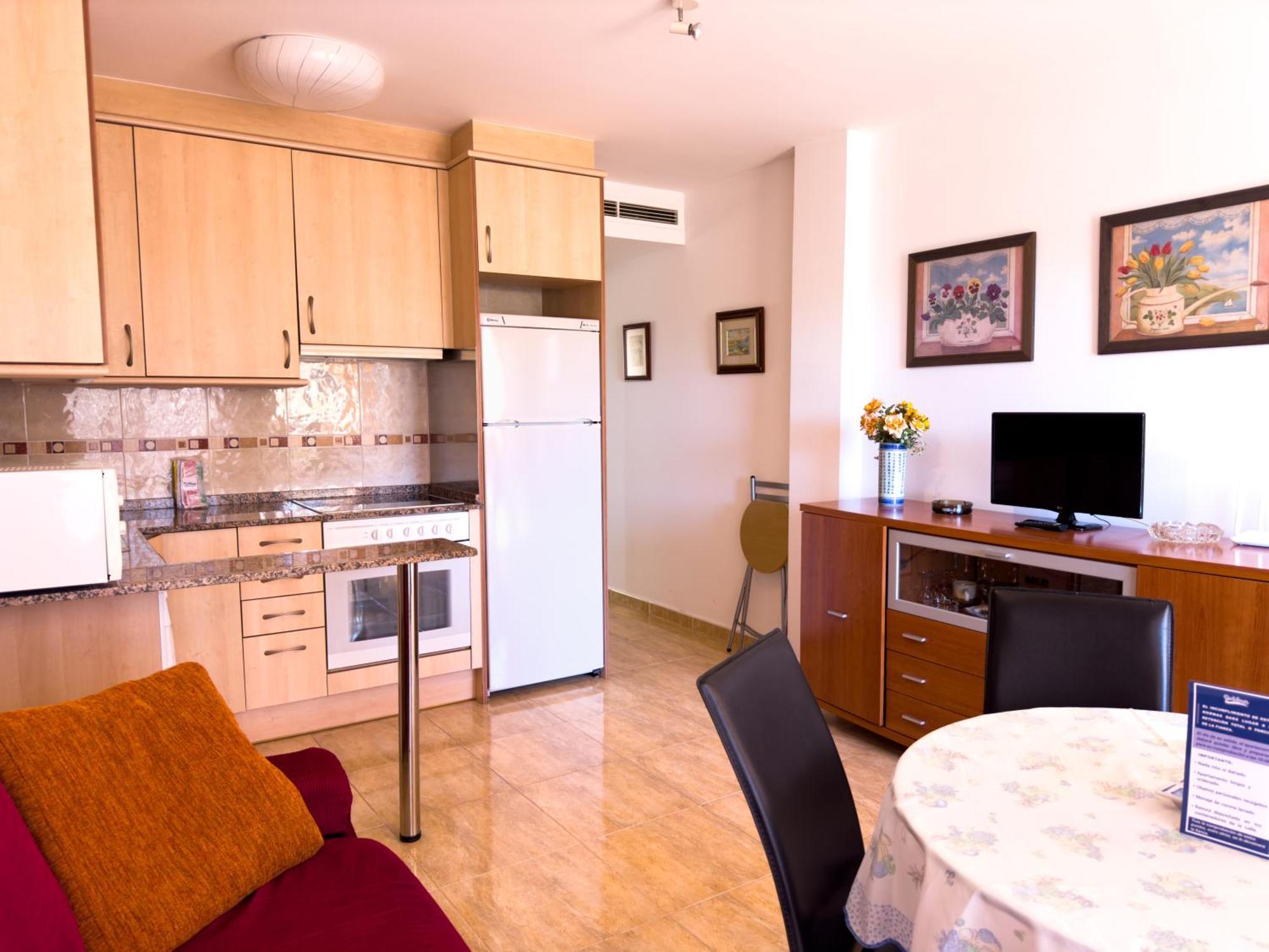 Апартаменты Acogedor Apartamento Cerca De La Playa Wifi Y Parking Mont-roig del Camp Номер фото