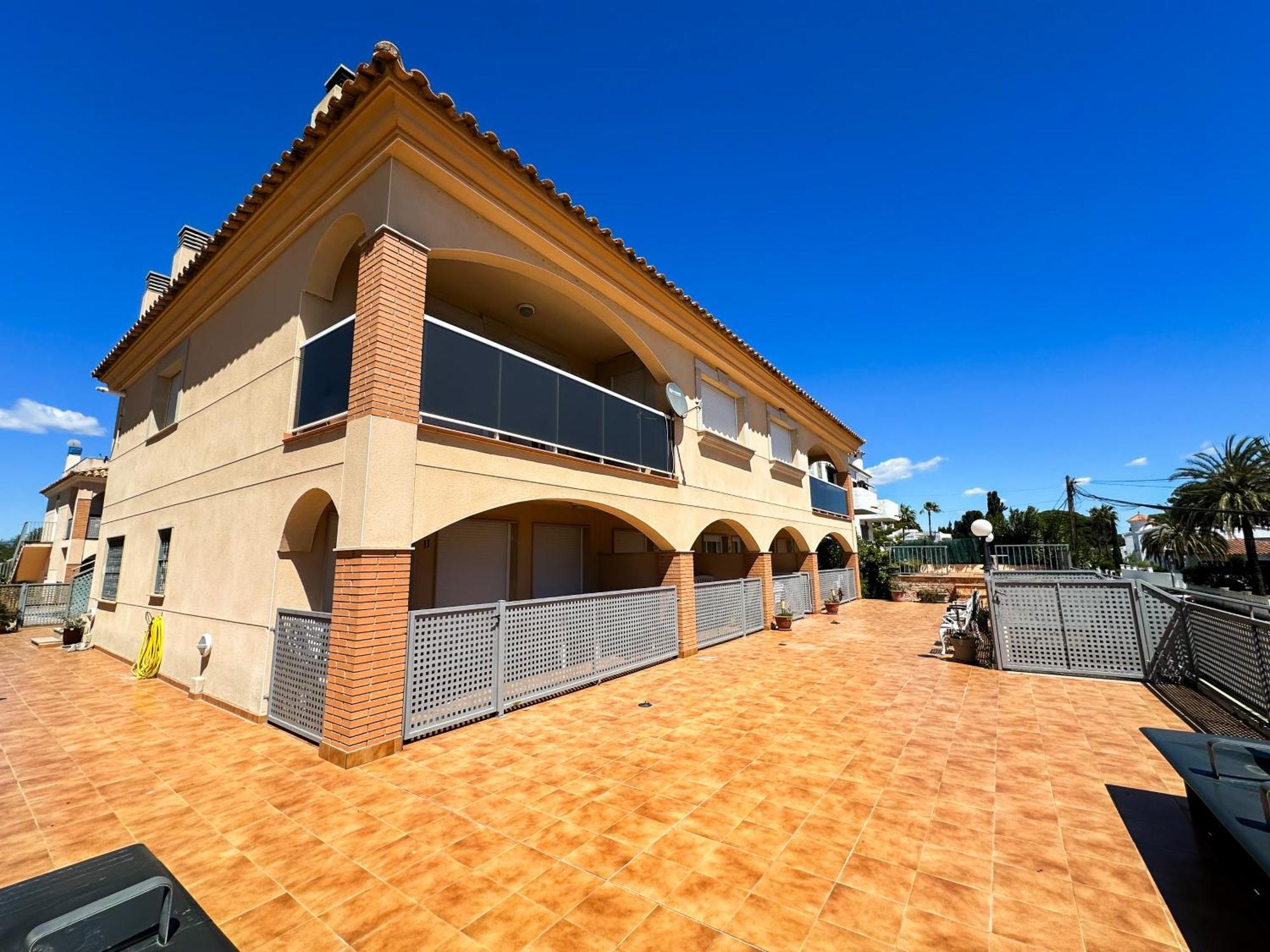 Апартаменты Acogedor Apartamento Cerca De La Playa Wifi Y Parking Mont-roig del Camp Экстерьер фото